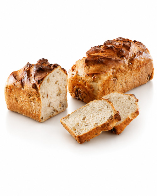 Pain aux noix tranché
